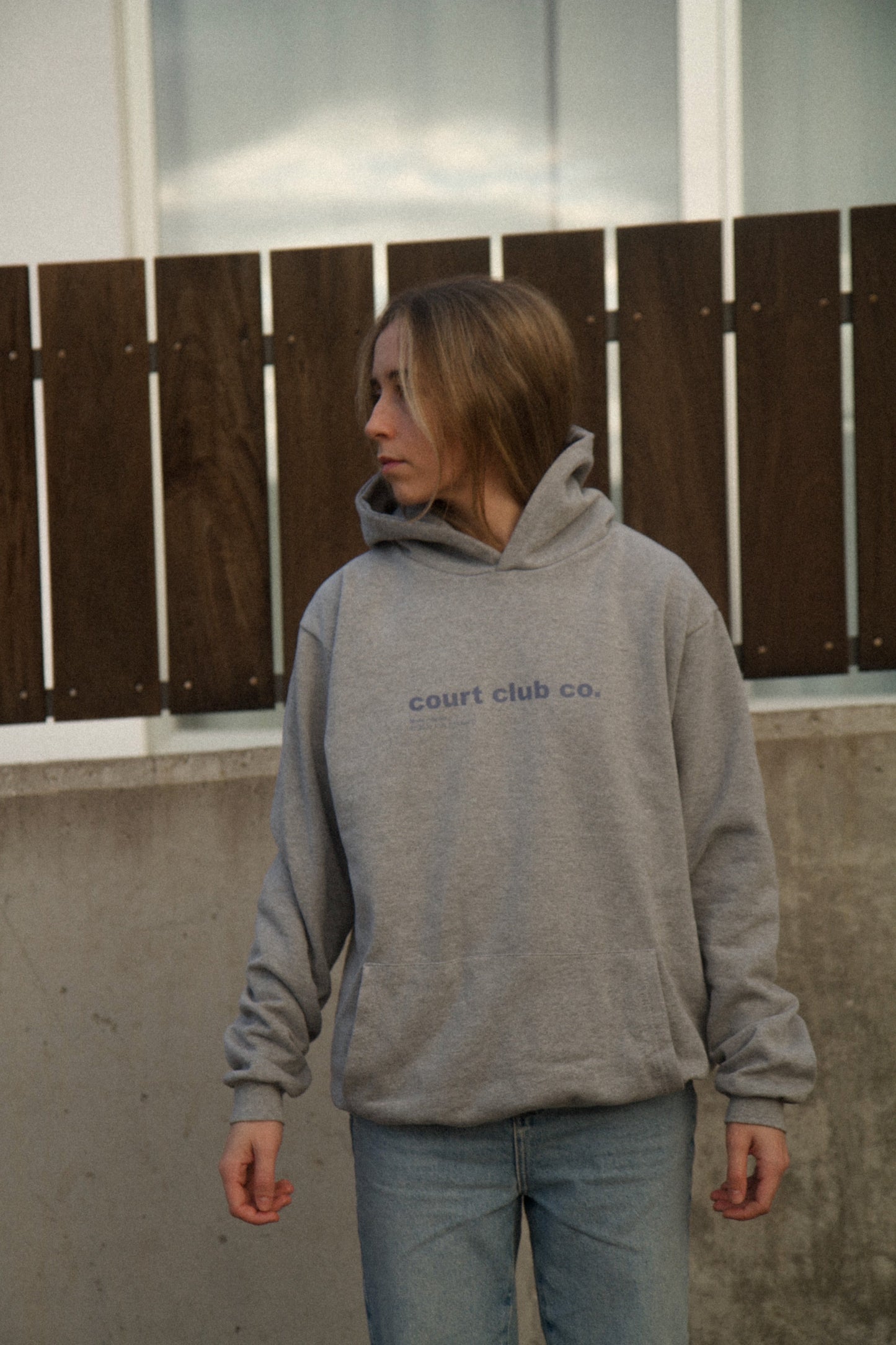 Sudadera gris pista